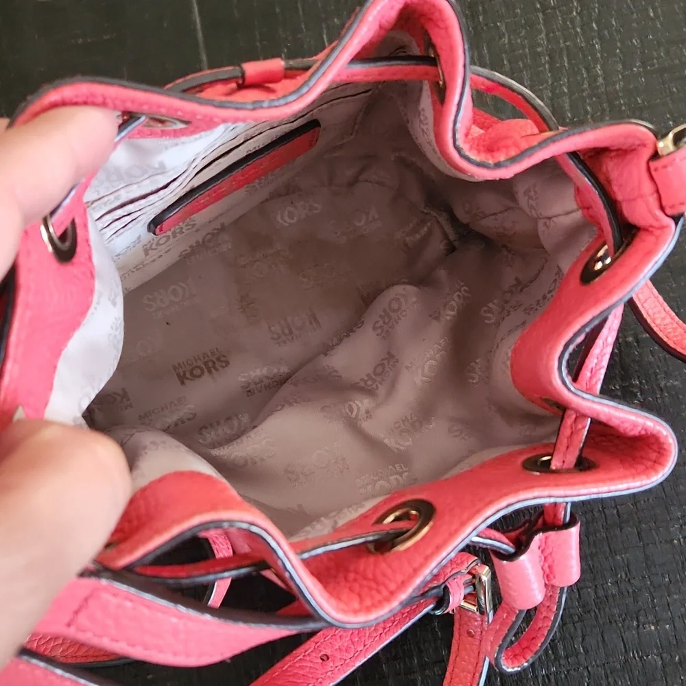 Michael kors mini bucket crossbody bag💖 - Picture 3 of 7